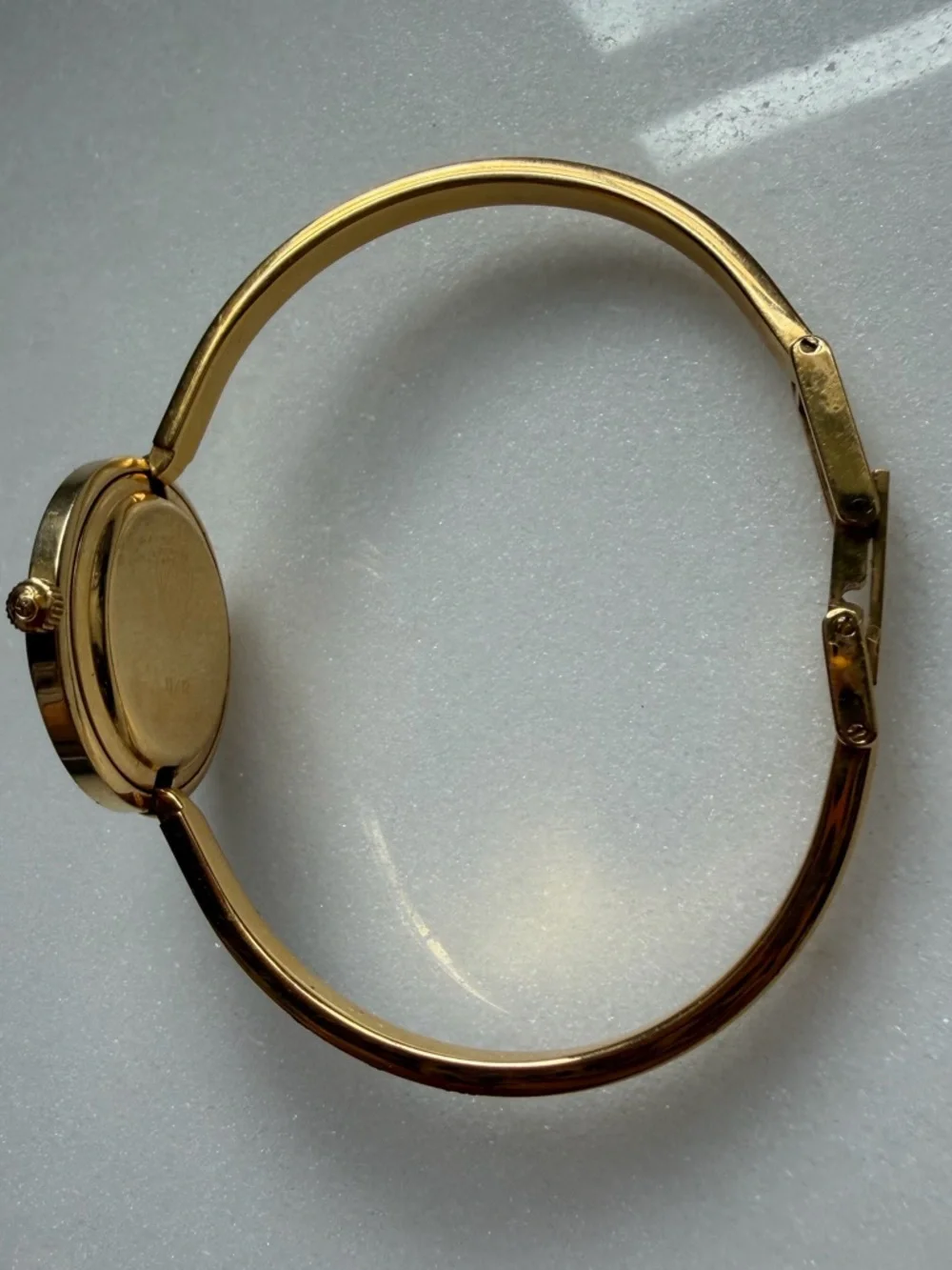 VIRAL🔥GUCCI watch interchangeable bezel circle bracelet watch gold tone Gucci